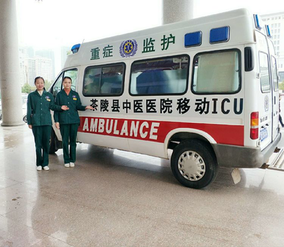 茶陵縣首臺移動ICU救護車落戶中醫醫院，打造移動手術新平臺